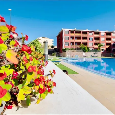 Sun, Relax, 1ch, Heated Pool Access Apartment *