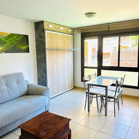 Sun, Relax, 1ch, Heated Pool Access Apartment